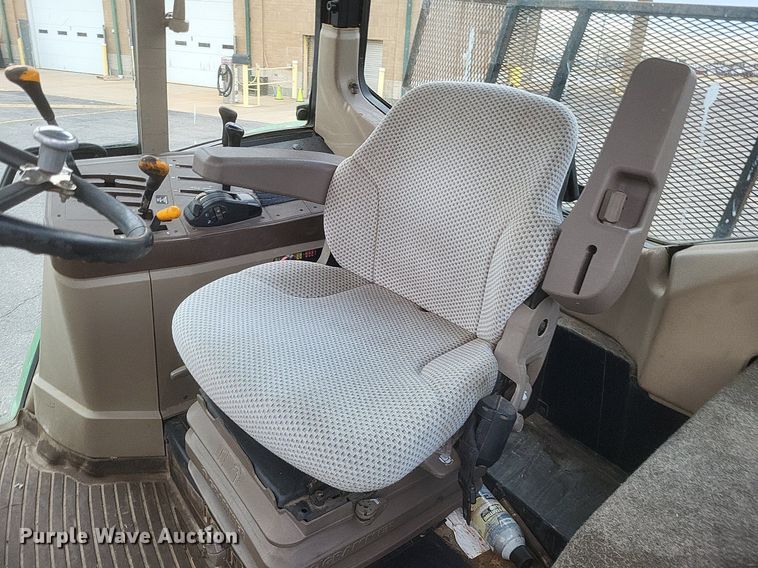 image for item EJ7889 2004 John Deere 6615 tractor