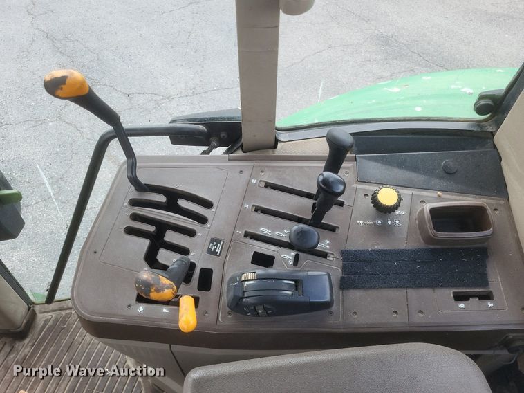 image for item EJ7889 2004 John Deere 6615 tractor