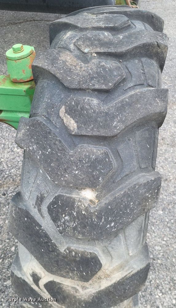 image for item EJ7889 2004 John Deere 6615 tractor