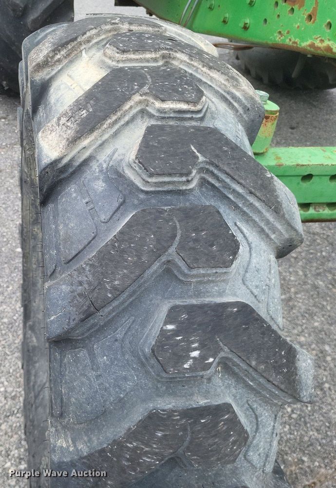 image for item EJ7889 2004 John Deere 6615 tractor