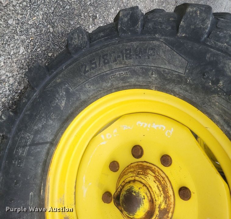 image for item EJ7889 2004 John Deere 6615 tractor