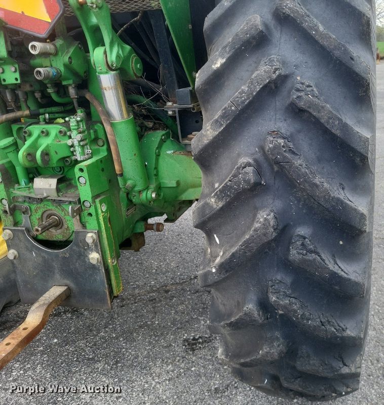 image for item EJ7889 2004 John Deere 6615 tractor