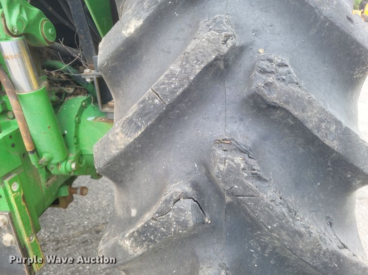 image for item EJ7889 2004 John Deere 6615 tractor