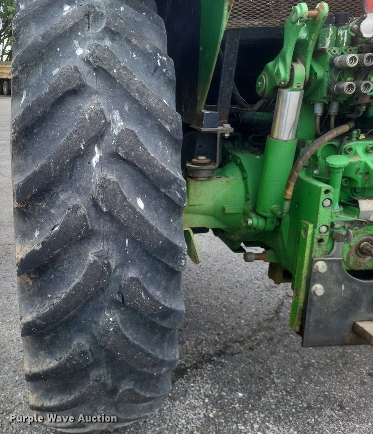 image for item EJ7889 2004 John Deere 6615 tractor