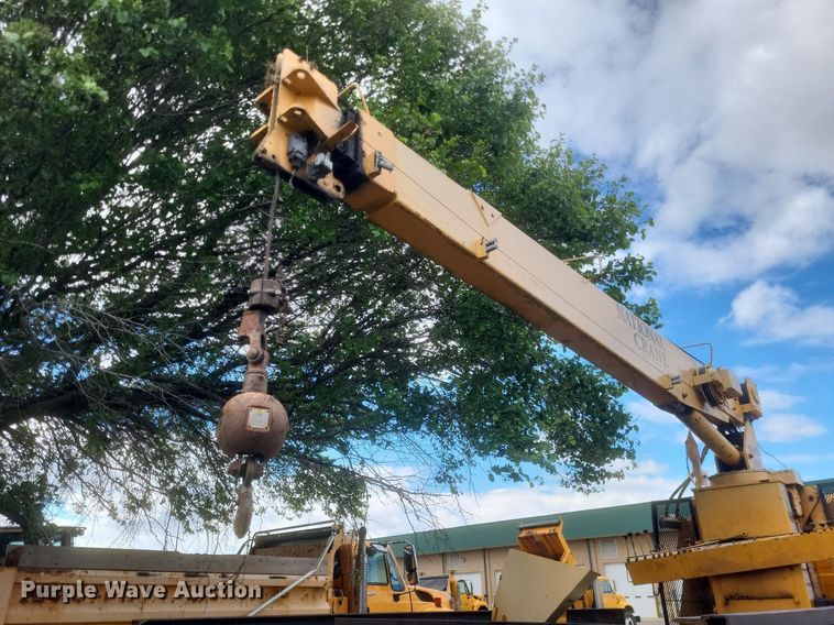 image for item EJ7890 2012 International WorkStar 7300 crane truck