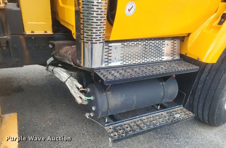 image for item EJ7890 2012 International WorkStar 7300 crane truck