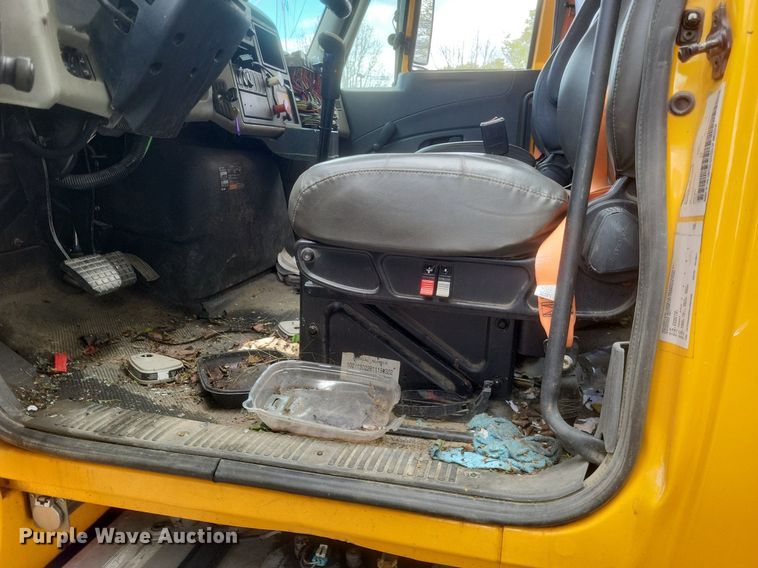 image for item EJ7890 2012 International WorkStar 7300 crane truck