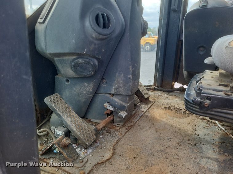 image for item EJ7891 2011 John Deere 544K wheel loader