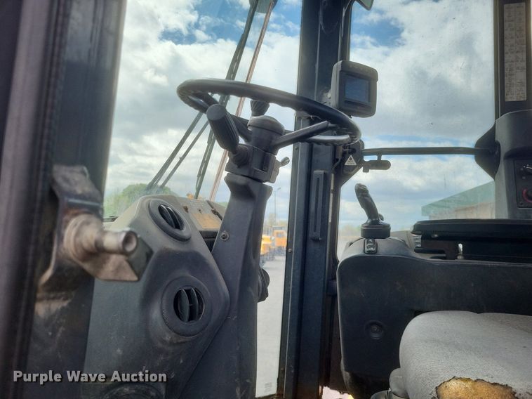 image for item EJ7891 2011 John Deere 544K wheel loader