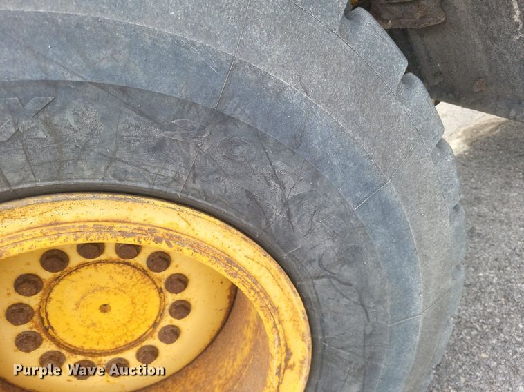 image for item EJ7891 2011 John Deere 544K wheel loader