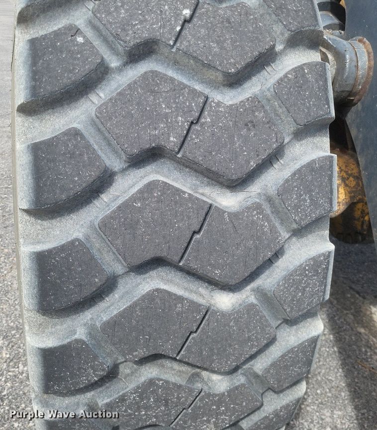 image for item EJ7891 2011 John Deere 544K wheel loader