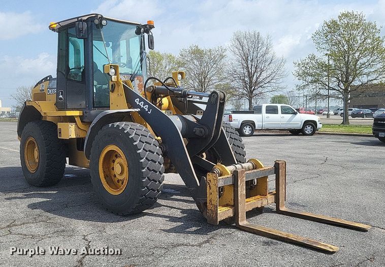 image for item EJ7893 2007 John Deere   444J  wheel loader