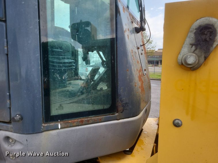image for item EJ7893 2007 John Deere   444J  wheel loader