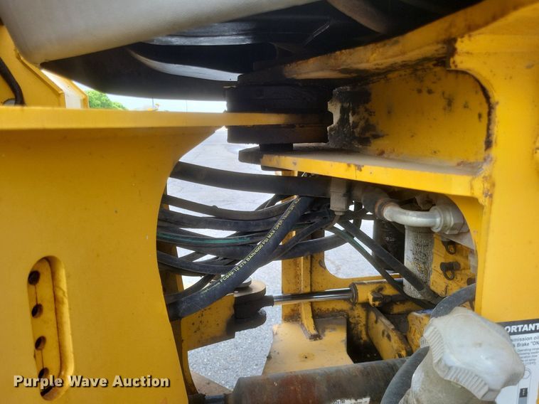 image for item EJ7893 2007 John Deere   444J  wheel loader