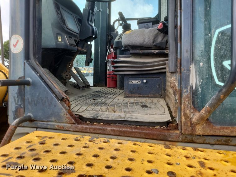 image for item EJ7893 2007 John Deere   444J  wheel loader