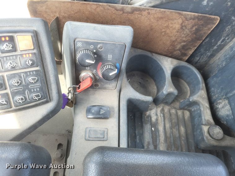 image for item EJ7893 2007 John Deere   444J  wheel loader