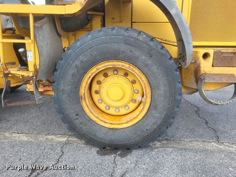 image for item EJ7893 2007 John Deere   444J  wheel loader