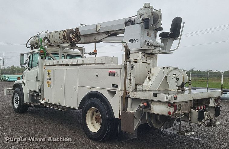 image for item EJ7895 2002 Freightliner  FL80 digger derrick truck