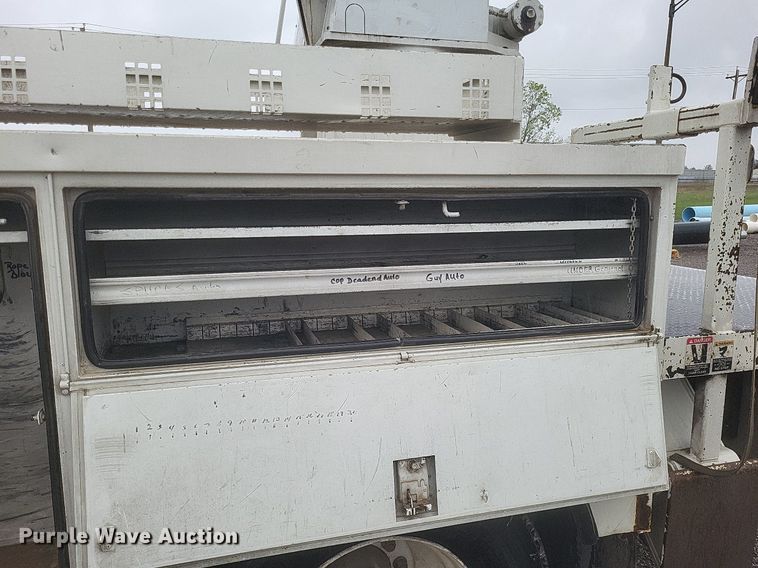 image for item EJ7895 2002 Freightliner  FL80 digger derrick truck