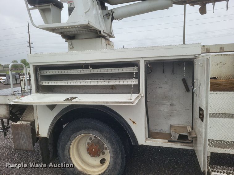 image for item EJ7895 2002 Freightliner  FL80 digger derrick truck