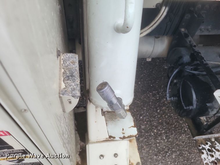 image for item EJ7895 2002 Freightliner  FL80 digger derrick truck