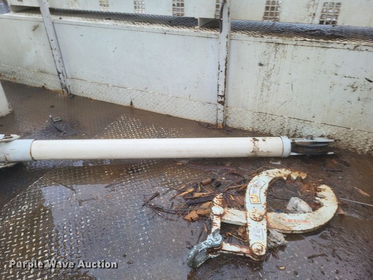 image for item EJ7895 2002 Freightliner  FL80 digger derrick truck