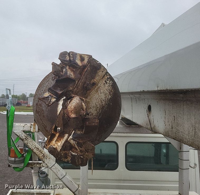 image for item EJ7895 2002 Freightliner  FL80 digger derrick truck