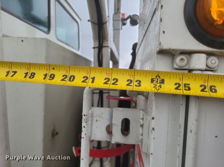 image for item EJ7895 2002 Freightliner  FL80 digger derrick truck