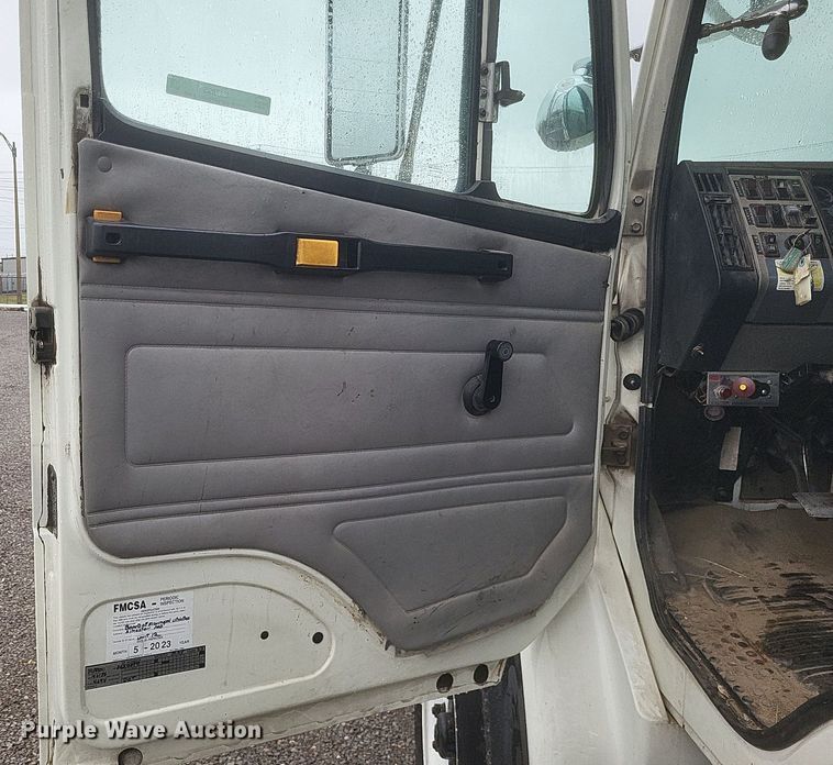 image for item EJ7895 2002 Freightliner  FL80 digger derrick truck