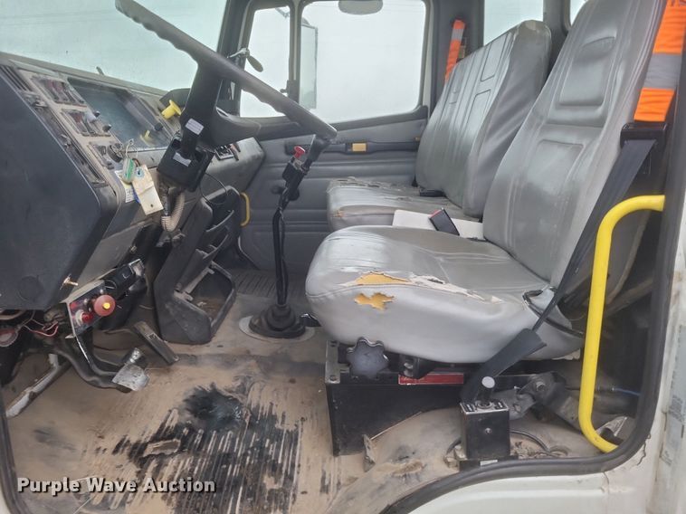 image for item EJ7895 2002 Freightliner  FL80 digger derrick truck