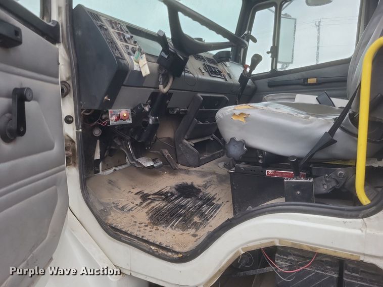 image for item EJ7895 2002 Freightliner  FL80 digger derrick truck