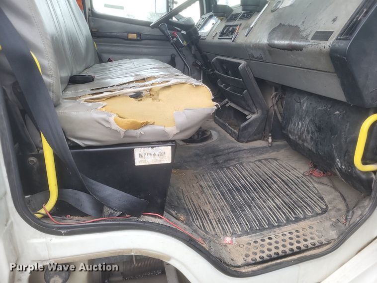 image for item EJ7895 2002 Freightliner  FL80 digger derrick truck