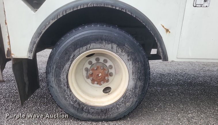 image for item EJ7895 2002 Freightliner  FL80 digger derrick truck