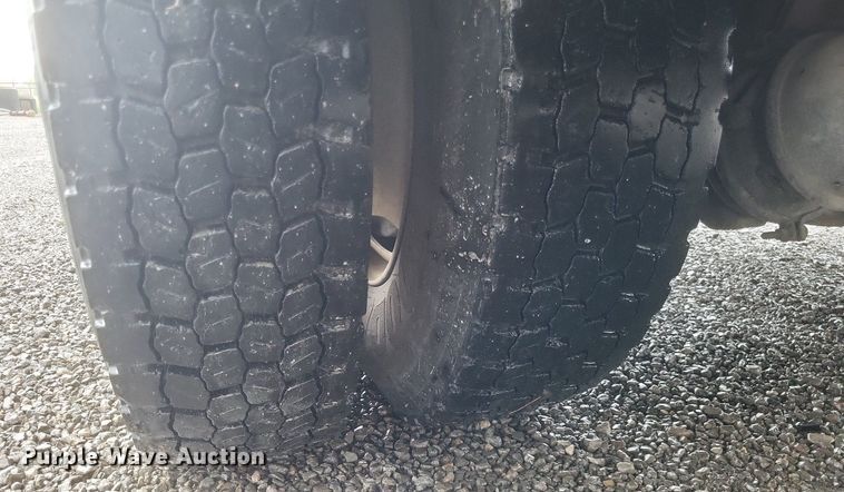 image for item EJ7895 2002 Freightliner  FL80 digger derrick truck