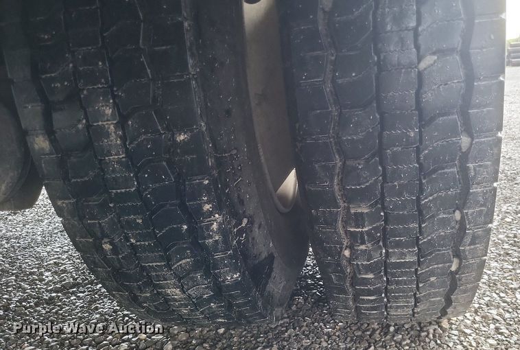 image for item EJ7895 2002 Freightliner  FL80 digger derrick truck