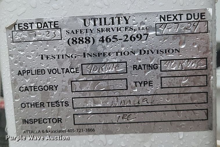 image for item EJ7895 2002 Freightliner  FL80 digger derrick truck