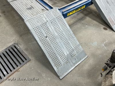 image for item EK4351 2002 Car-O-Liner frame machine 