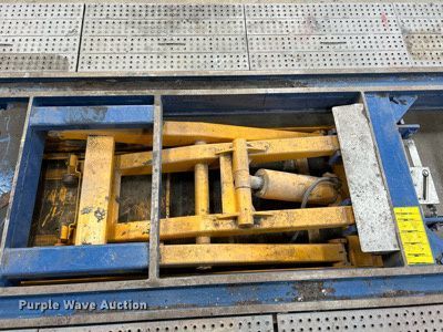 image for item EK4351 2002 Car-O-Liner frame machine 