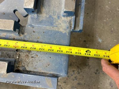 image for item EK4351 2002 Car-O-Liner frame machine 