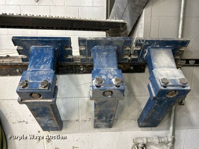 image for item EK4351 2002 Car-O-Liner frame machine 