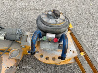 image for item EK4351 2002 Car-O-Liner frame machine 