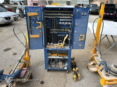 image for item EK4351 2002 Car-O-Liner frame machine 