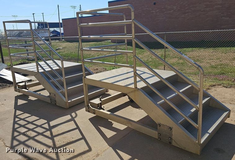 image for item EK5723 (2) metal steps