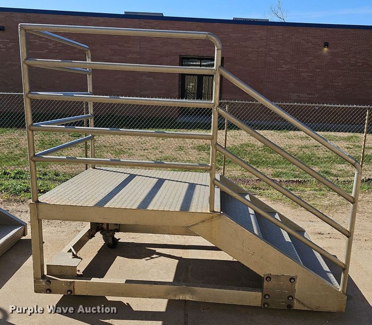 image for item EK5723 (2) metal steps