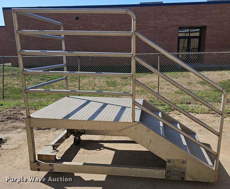 image for item EK5723 (2) metal steps