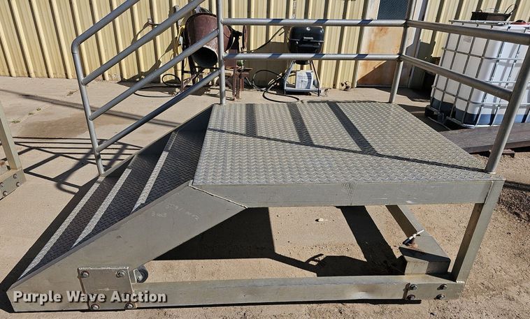 image for item EK5723 (2) metal steps