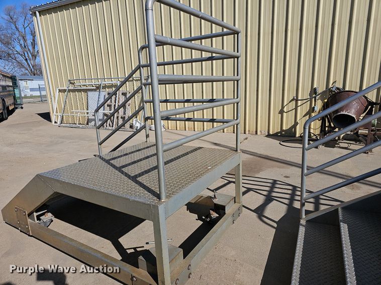 image for item EK5723 (2) metal steps