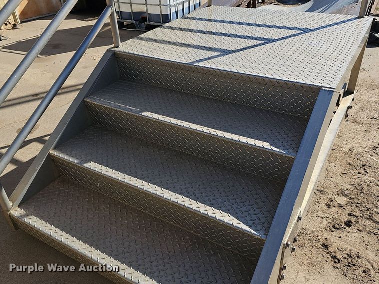 image for item EK5723 (2) metal steps