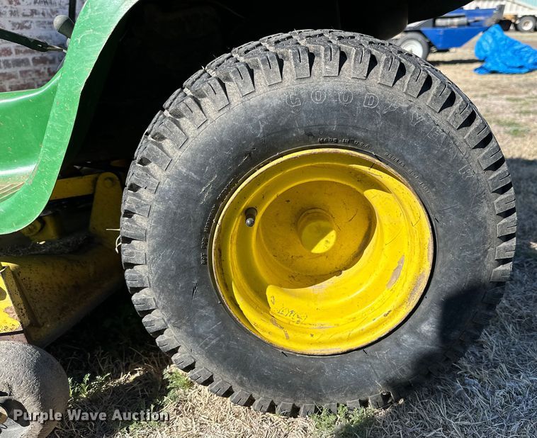 image for item IB9365 John Deere 165 lawn mower