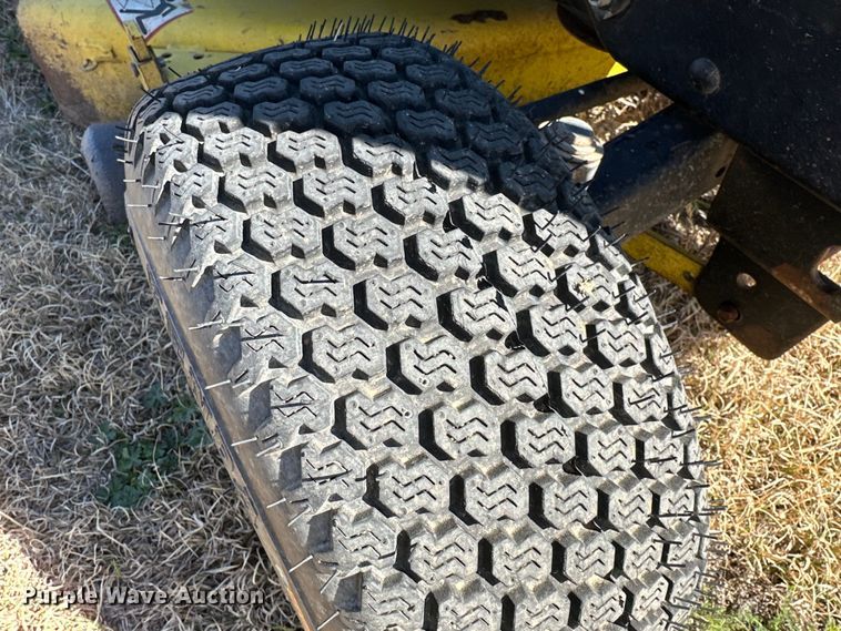 image for item IB9365 John Deere 165 lawn mower